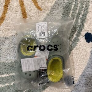 *NWT* Kids CROCS Lined Clog in Moss in Size C8